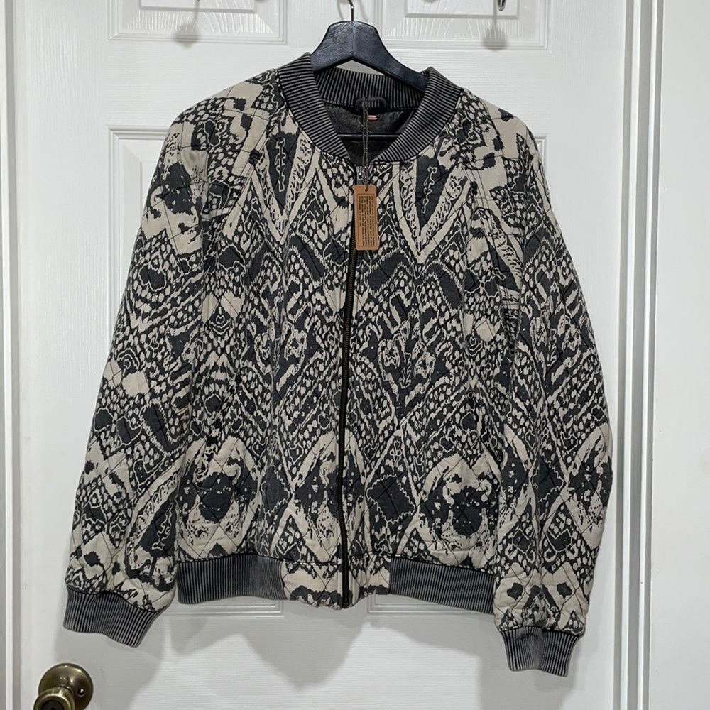 Free People Black and Cream Bomber Jacket - Picture 6 of 14
